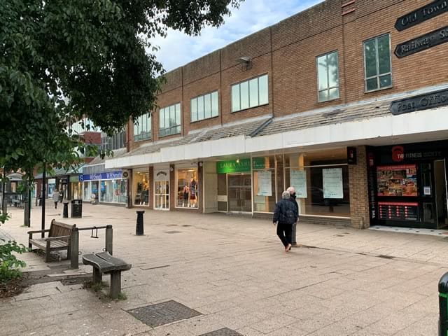 Berkhamsted_172-176_High_Street_HP43AP